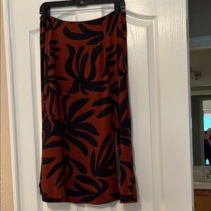 On 34th skirt with front left slit